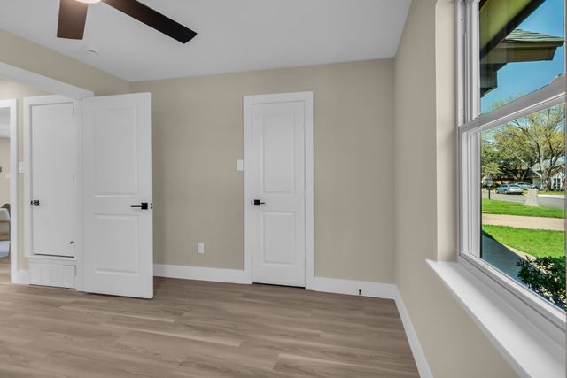 5529 Wood View Street, North Richland Hills, TX 76180