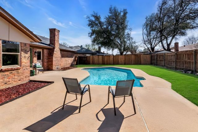 5529 Wood View Street, North Richland Hills, TX 76180