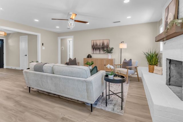 5529 Wood View Street, North Richland Hills, TX 76180