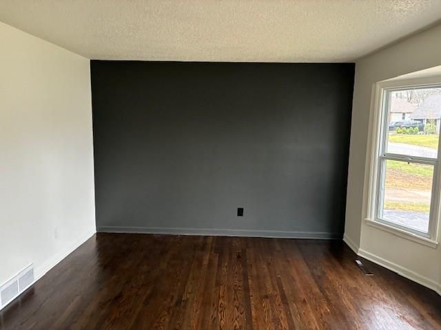 13628 Applewood Drive, Grandview, MO 64030