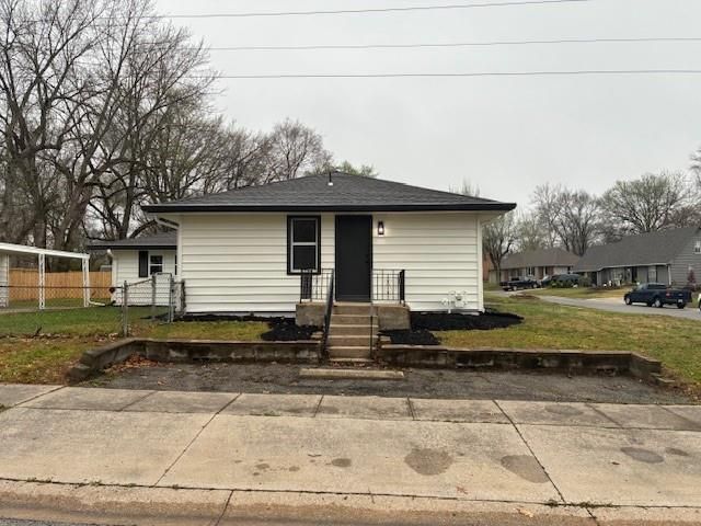 13628 Applewood Drive, Grandview, MO 64030