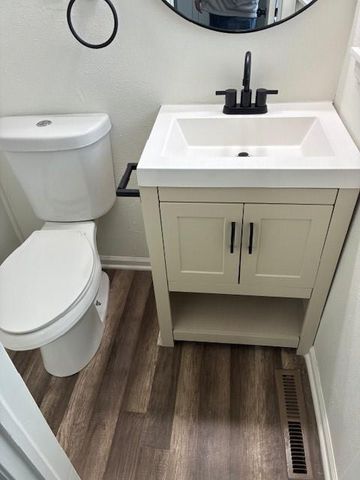 13628 Applewood Drive, Grandview, MO 64030