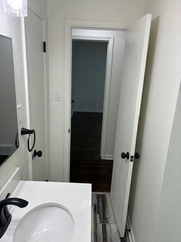 13628 Applewood Drive, Grandview, MO 64030