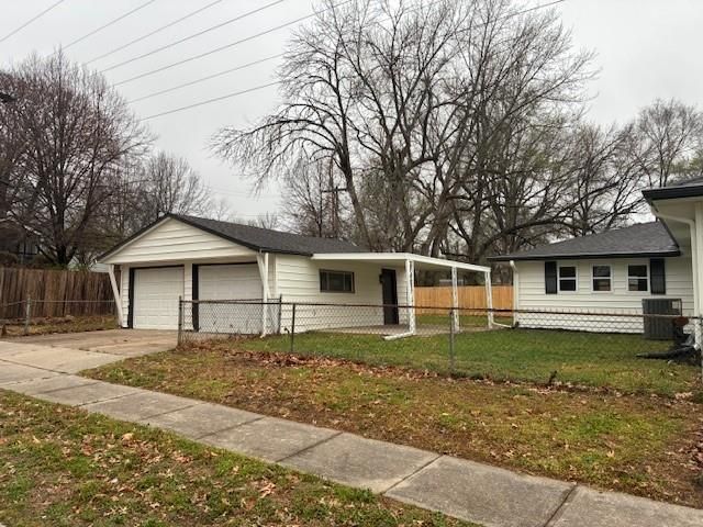 13628 Applewood Drive, Grandview, MO 64030