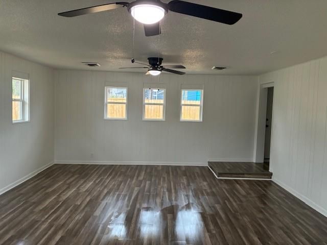 13628 Applewood Drive, Grandview, MO 64030