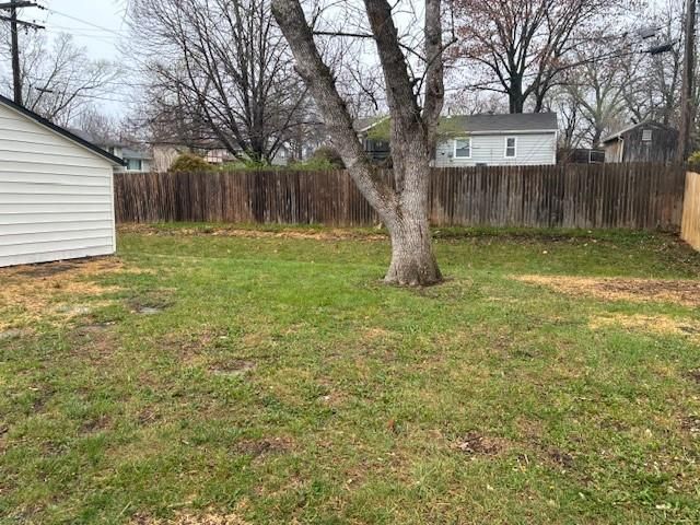 13628 Applewood Drive, Grandview, MO 64030