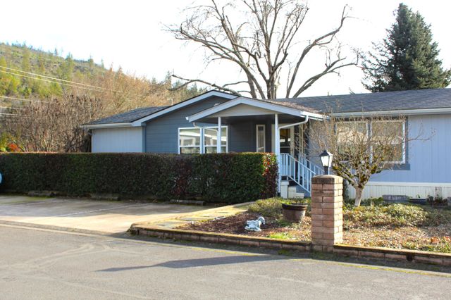 20055 Highway 62 UNIT 49, Shady Cove, OR 97539