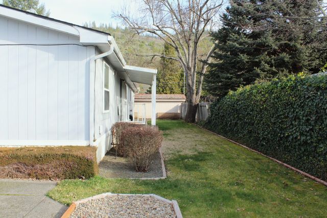 20055 Highway 62 UNIT 49, Shady Cove, OR 97539