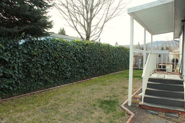 20055 Highway 62 UNIT 49, Shady Cove, OR 97539