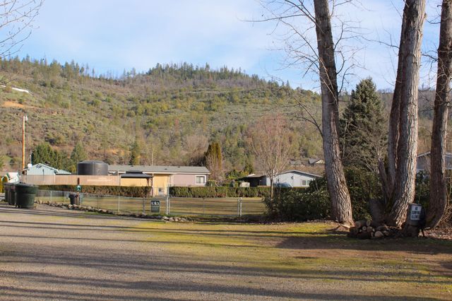 20055 Highway 62 UNIT 49, Shady Cove, OR 97539