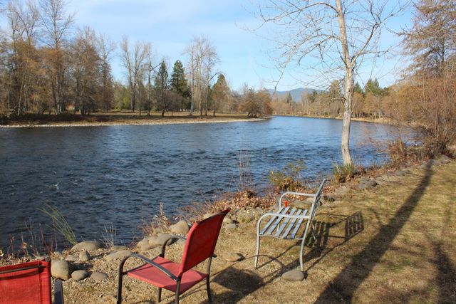 20055 Highway 62 UNIT 49, Shady Cove, OR 97539