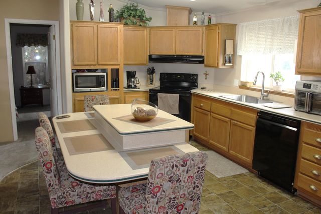 20055 Highway 62 UNIT 49, Shady Cove, OR 97539