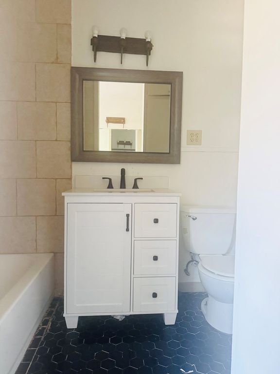 Image 6 of property listing at 2464 Oxford Ave, San Angelo, TX 76904