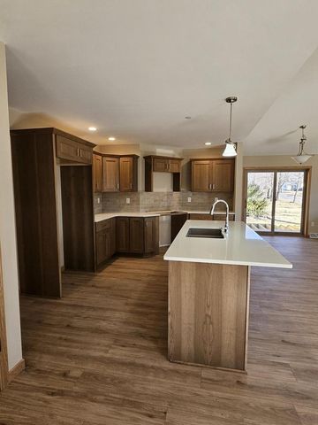 915 Sutherland Avenue, Janesville, WI 53545