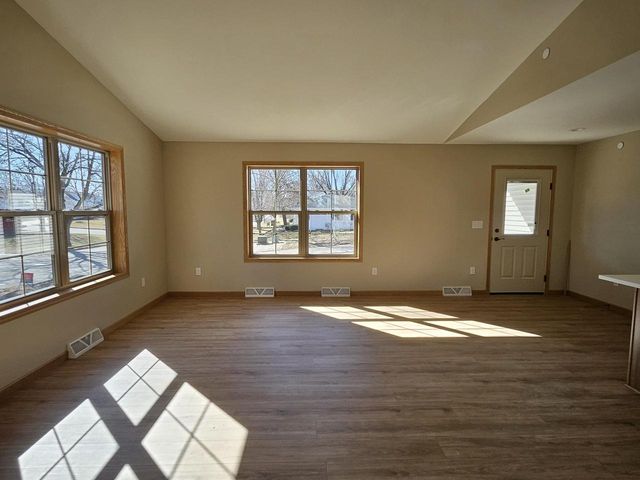 915 Sutherland Avenue, Janesville, WI 53545