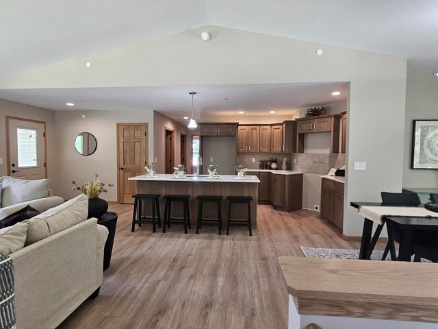 915 Sutherland Avenue, Janesville, WI 53545