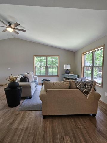 915 Sutherland Avenue, Janesville, WI 53545