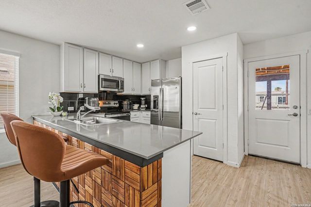 530 Primrose Ln, San Antonio, TX 78227