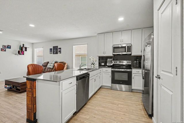 530 Primrose Ln, San Antonio, TX 78227