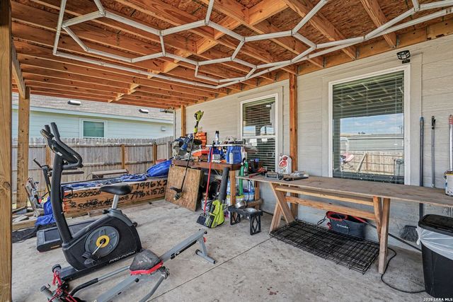 530 Primrose Ln, San Antonio, TX 78227