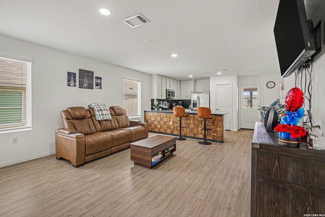 530 Primrose Ln, San Antonio, TX 78227