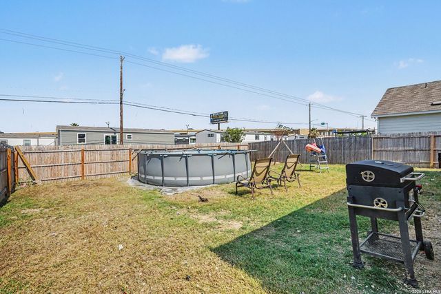 530 Primrose Ln, San Antonio, TX 78227