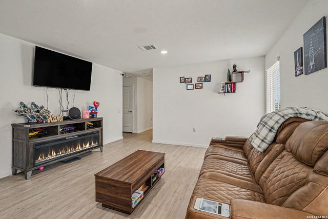530 Primrose Ln, San Antonio, TX 78227