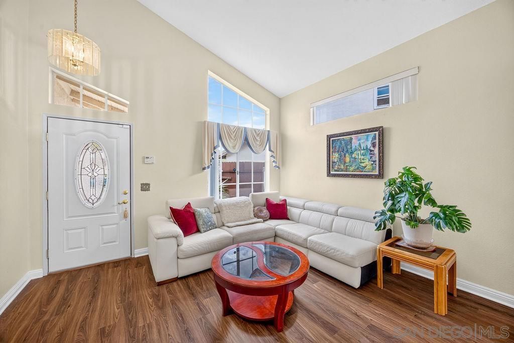 Image 16 of property listing at 1380 Plaza Vista, San Diego, CA 92114