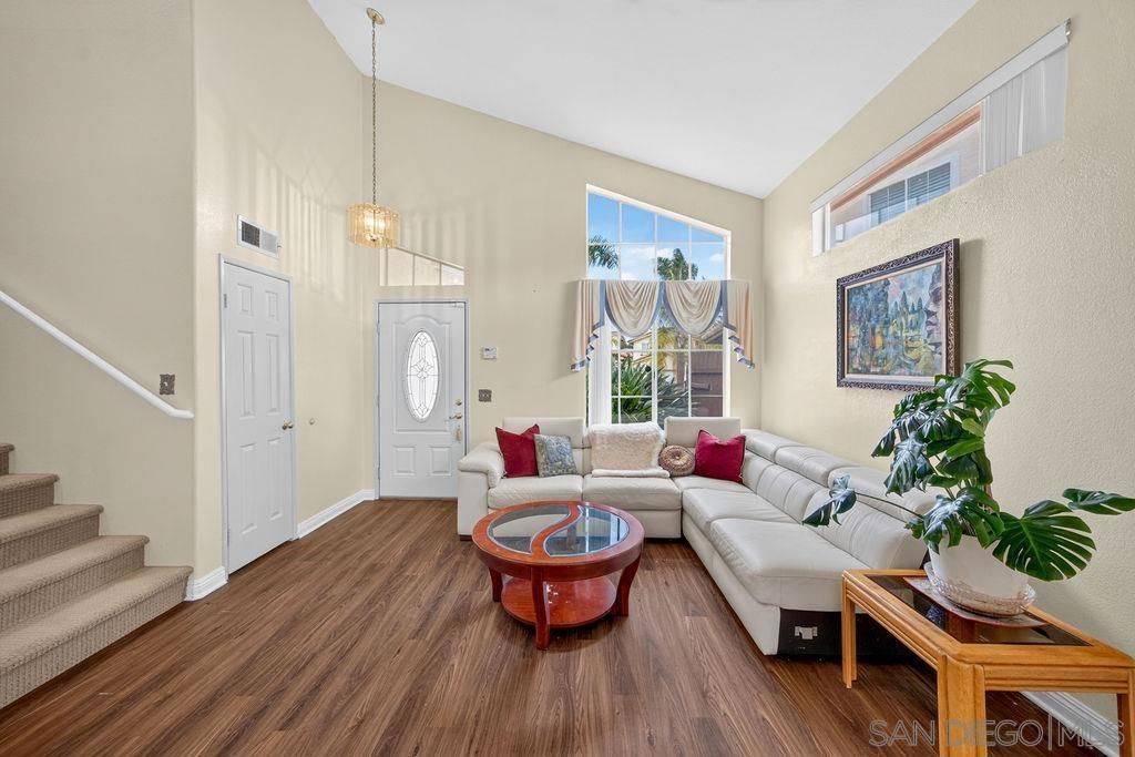 Image 2 of property listing at 1380 Plaza Vista, San Diego, CA 92114