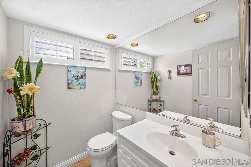 Image 40 of property listing at 1380 Plaza Vista, San Diego, CA 92114