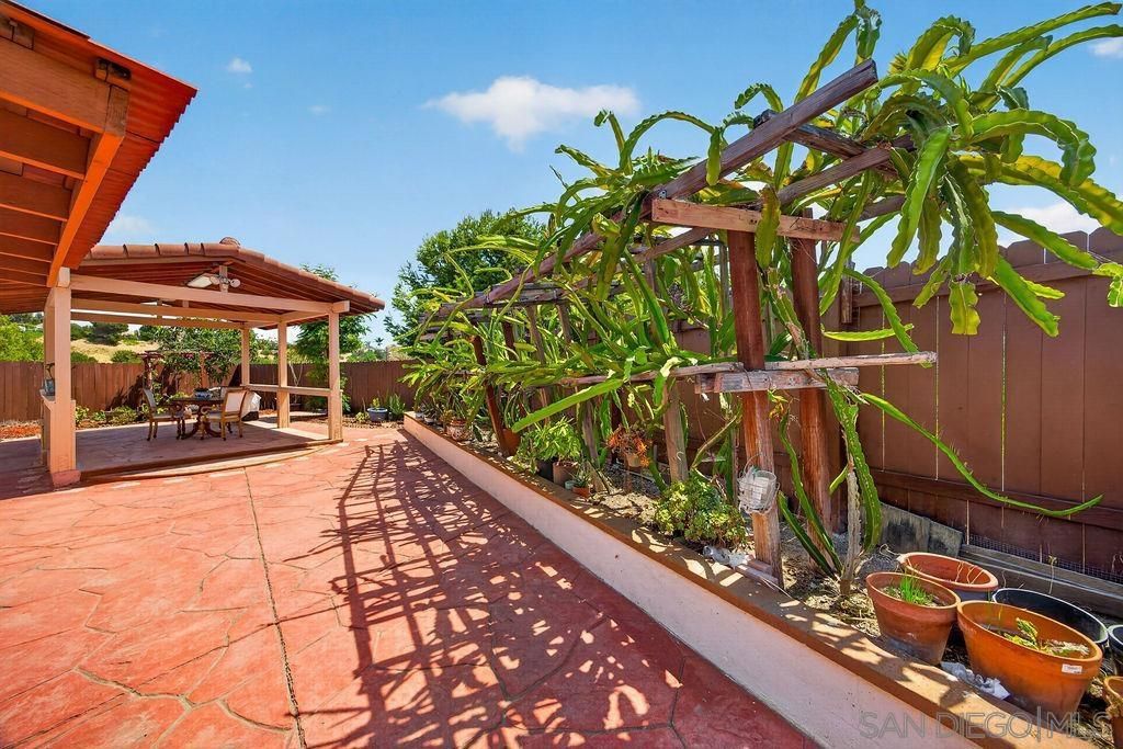 Image 9 of property listing at 1380 Plaza Vista, San Diego, CA 92114