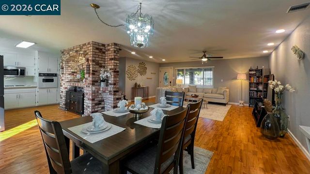 5510 Alaska Dr, Concord, CA 94521