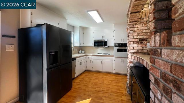 5510 Alaska Dr, Concord, CA 94521