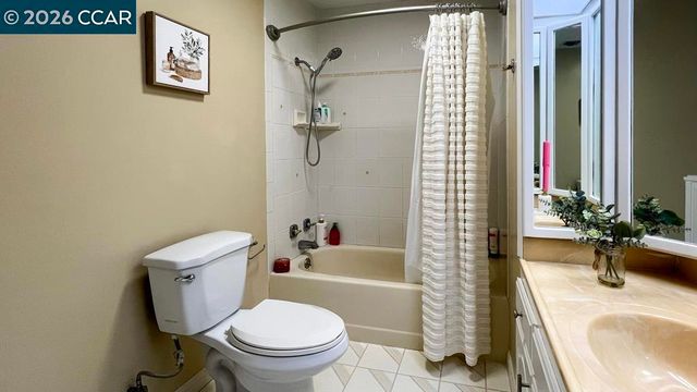 5510 Alaska Dr, Concord, CA 94521