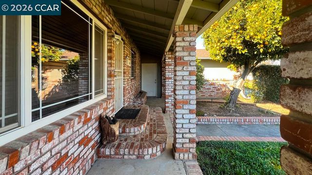 5510 Alaska Dr, Concord, CA 94521