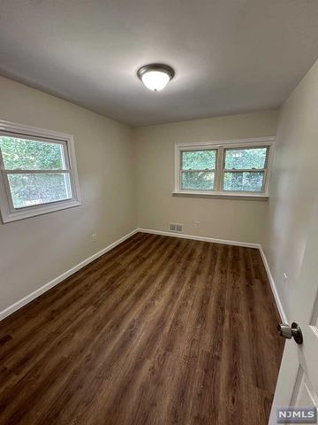 180 Kinderkamack Road, Hillsdale, NJ 07642