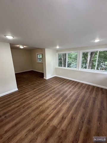 180 Kinderkamack Road, Hillsdale, NJ 07642