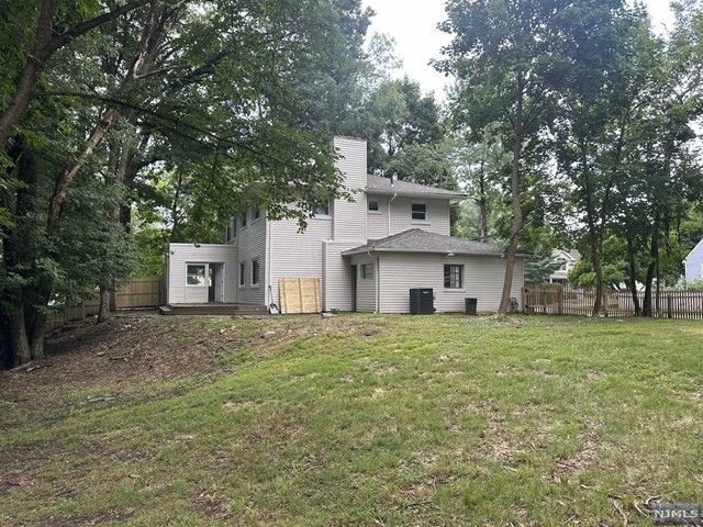 180 Kinderkamack Road, Hillsdale, NJ 07642