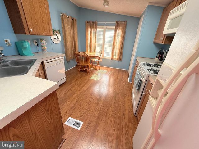35237 BREAKERS ST #E-711, Long Neck, DE 19966