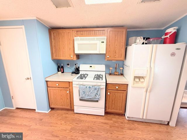35237 BREAKERS ST #E-711, Long Neck, DE 19966