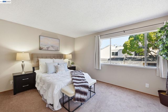 27773 Pistachio Ct, Hayward, CA 94544