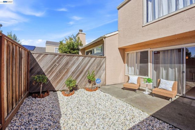 27773 Pistachio Ct, Hayward, CA 94544