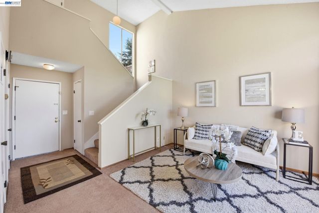 27773 Pistachio Ct, Hayward, CA 94544