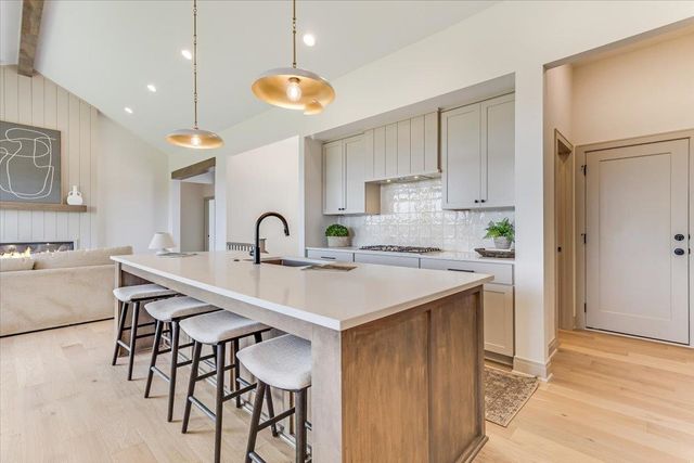 253 N Ciderbluff Ct., Wichita, KS 67052