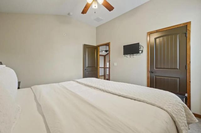 166 Streamside Drive, Hollister, MO 65672