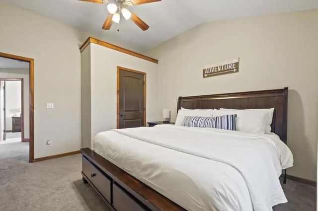 166 Streamside Drive, Hollister, MO 65672