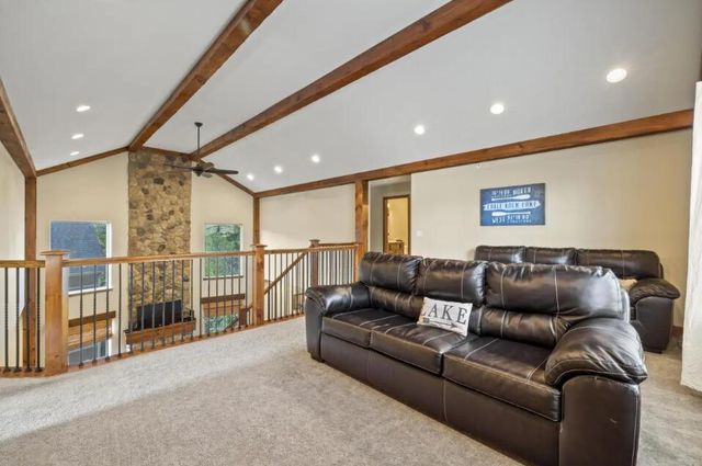 166 Streamside Drive, Hollister, MO 65672