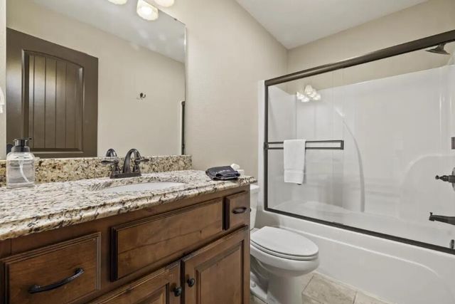 166 Streamside Drive, Hollister, MO 65672