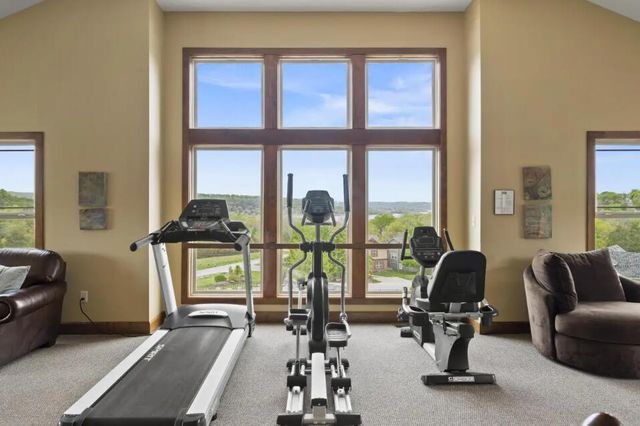 166 Streamside Drive, Hollister, MO 65672