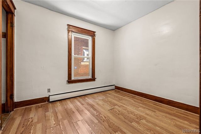 2240 La Salle Avenue, Niagara Falls, NY 14301